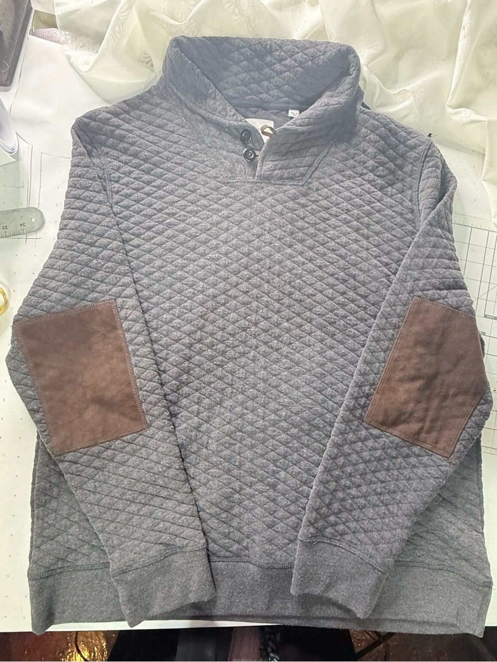 Billy Reid Men's Quilted Knit Pullover Sweater - Gray with Brown Elbow Patches
